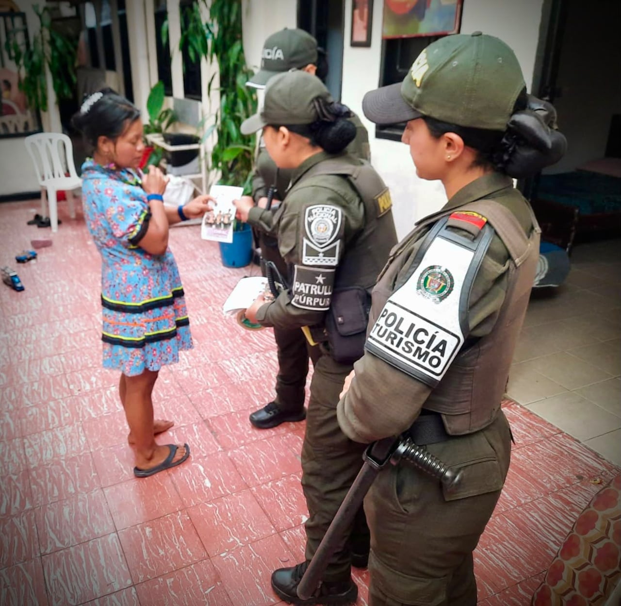 La Alcaldía de Popayán y la Policía Metropolitana reiteran el llamado a la ciudadanía para denunciar cualquier hecho que ponga en riesgo a la niñez y juventud, y reafirma su compromiso con una ciudad segura, ordenada y respetuosa de los derechos humanos.