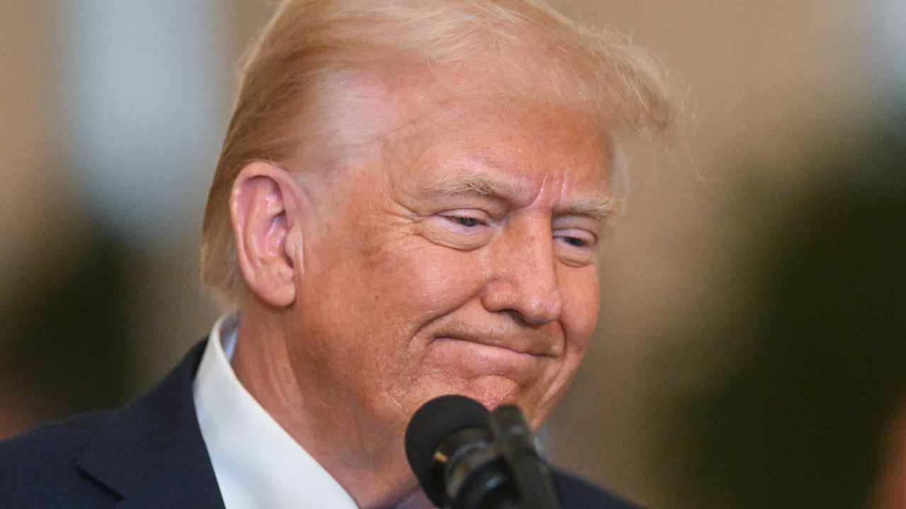 Donald Trump firmó un decreto para usar el centro de detención militar de Guantánamo para la detención de migrantes irregulares.