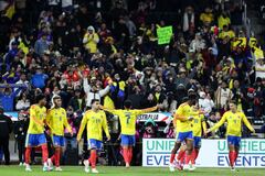 El delantero colombiano Luis Díaz, número 7, celebra tras marcar un gol durante el partido amistoso internacional de fútbol entre Colombia y Australia.