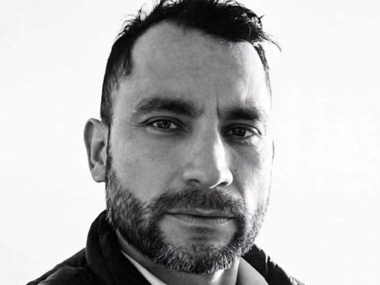 Ossa tiene estudios en sociología,
una maestría en Marketing y Comunicaciones y un MBA.