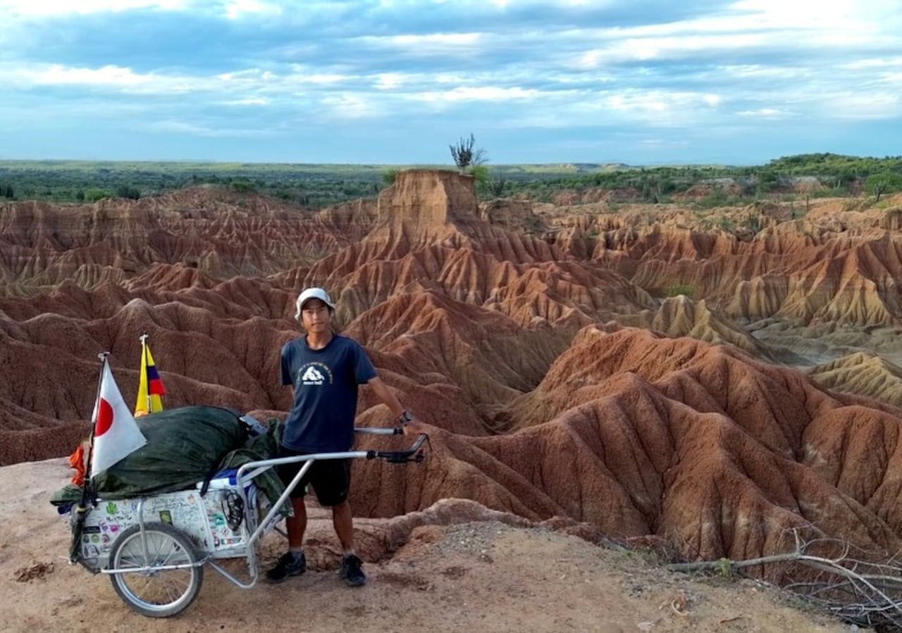 Youtuber japonés enfrentó el ‘Trampolín de la Muerte’, una de las carreteras más peligrosas de Colombia