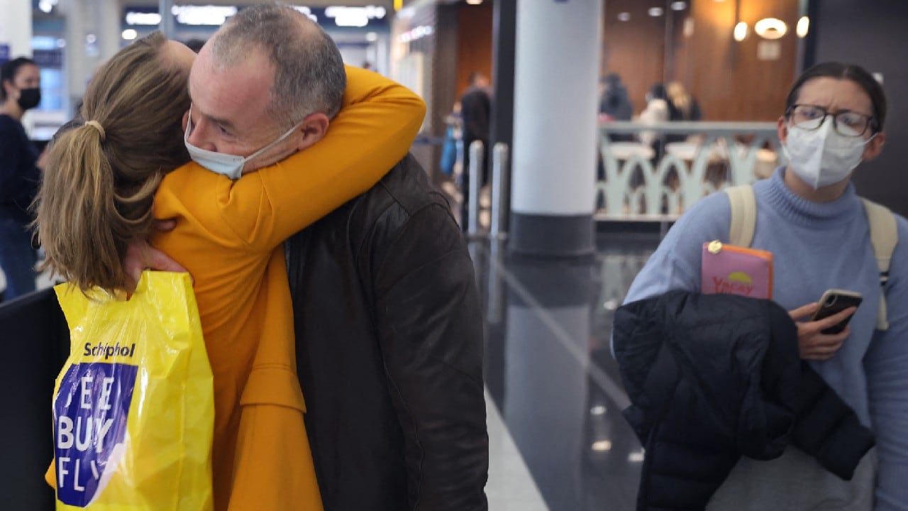 Emocionantes reencuentros se pudieron ver en los aeropuertos de Estados Unidos