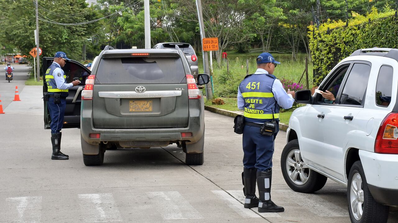 Operativos de Guardas de Transito en Cali.