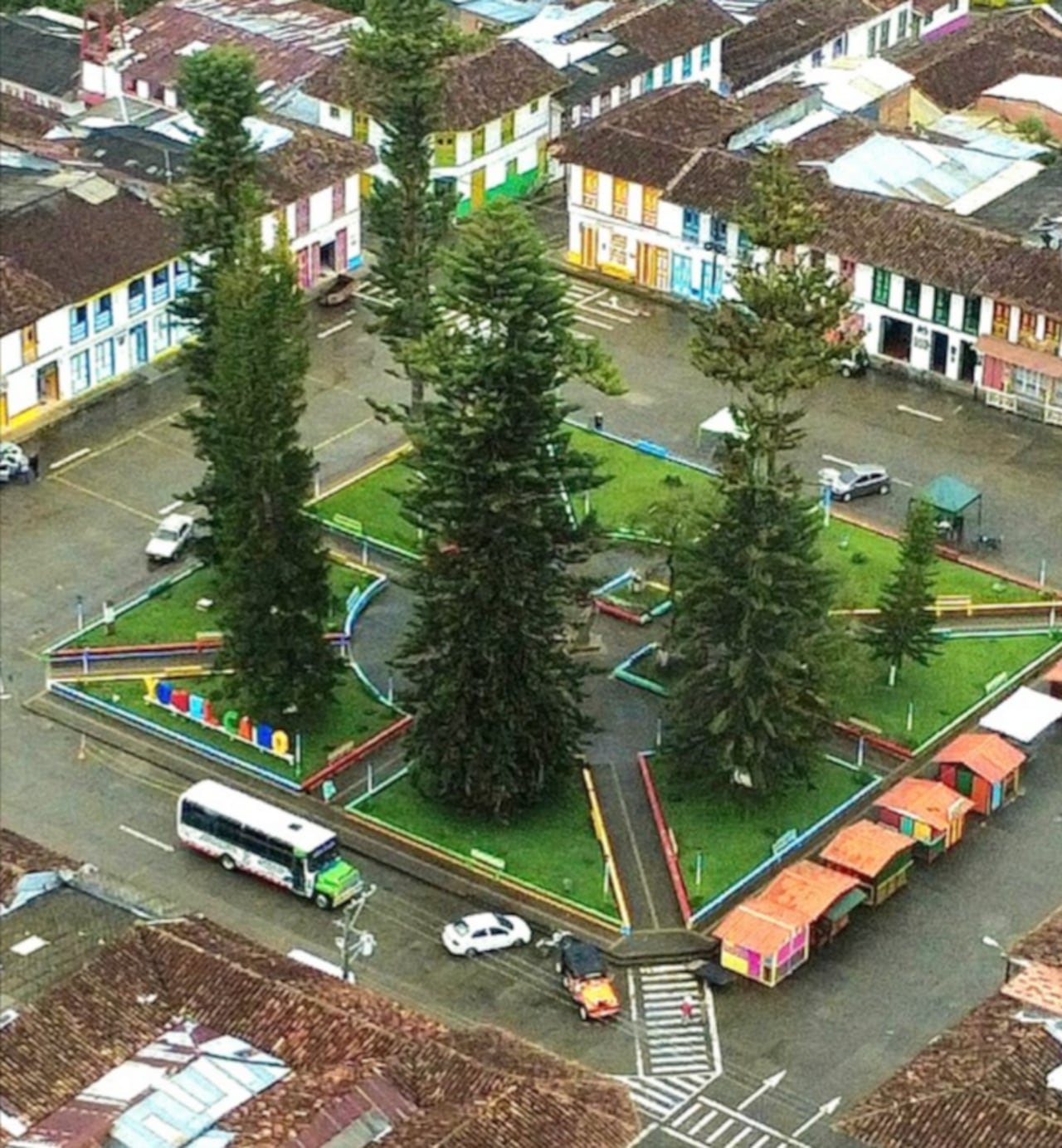 Hace parte del paisaje cafetero de Colombia.