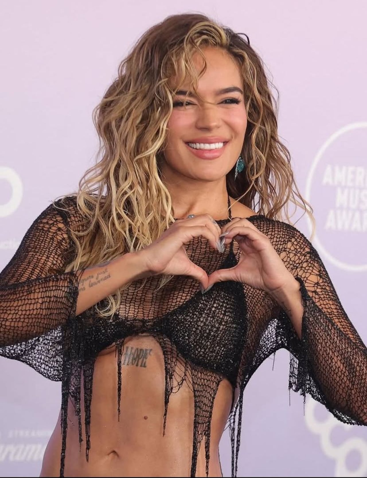 Karol G en los AMAs.