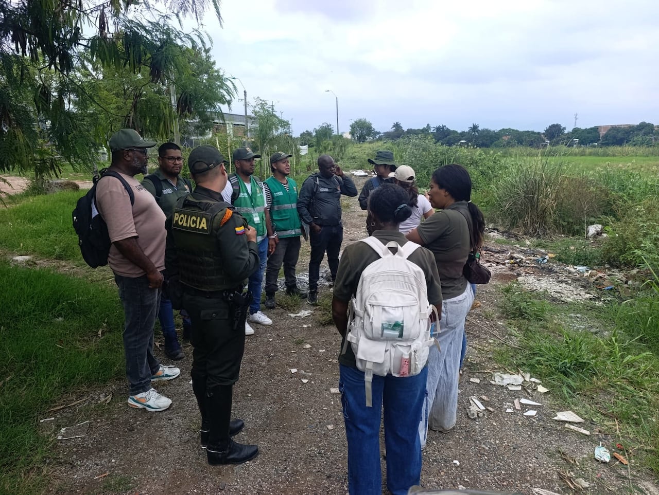 Policía Ambiental impuso comparendos por afectación con residuos en zona de protección de las lagunas El Pondaje y Charco Azul