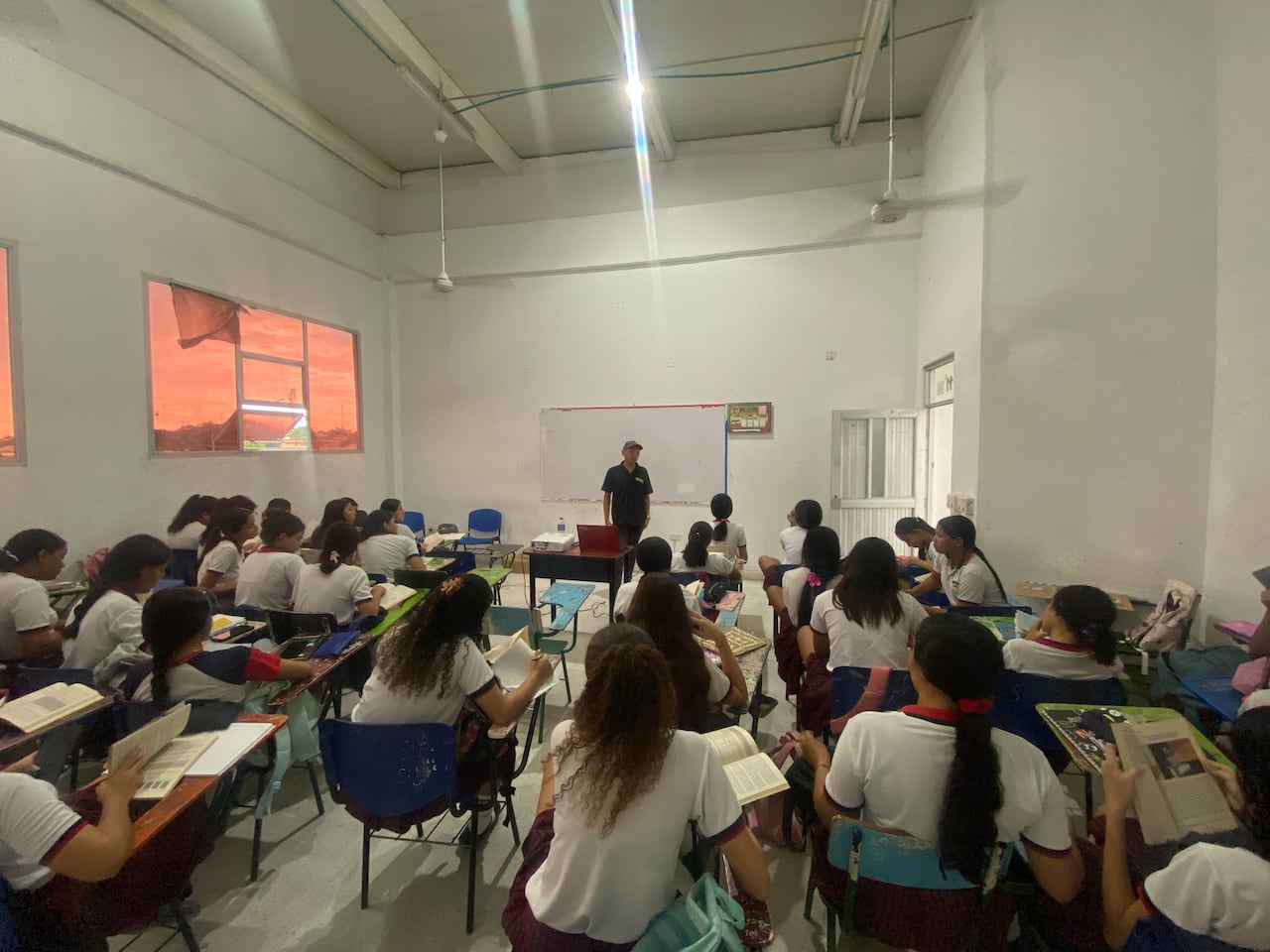 Joshue Castellanos Paternina, profesor de inglés en el Centro de Estudios Ceprodent – sede Montería en Córdoba,