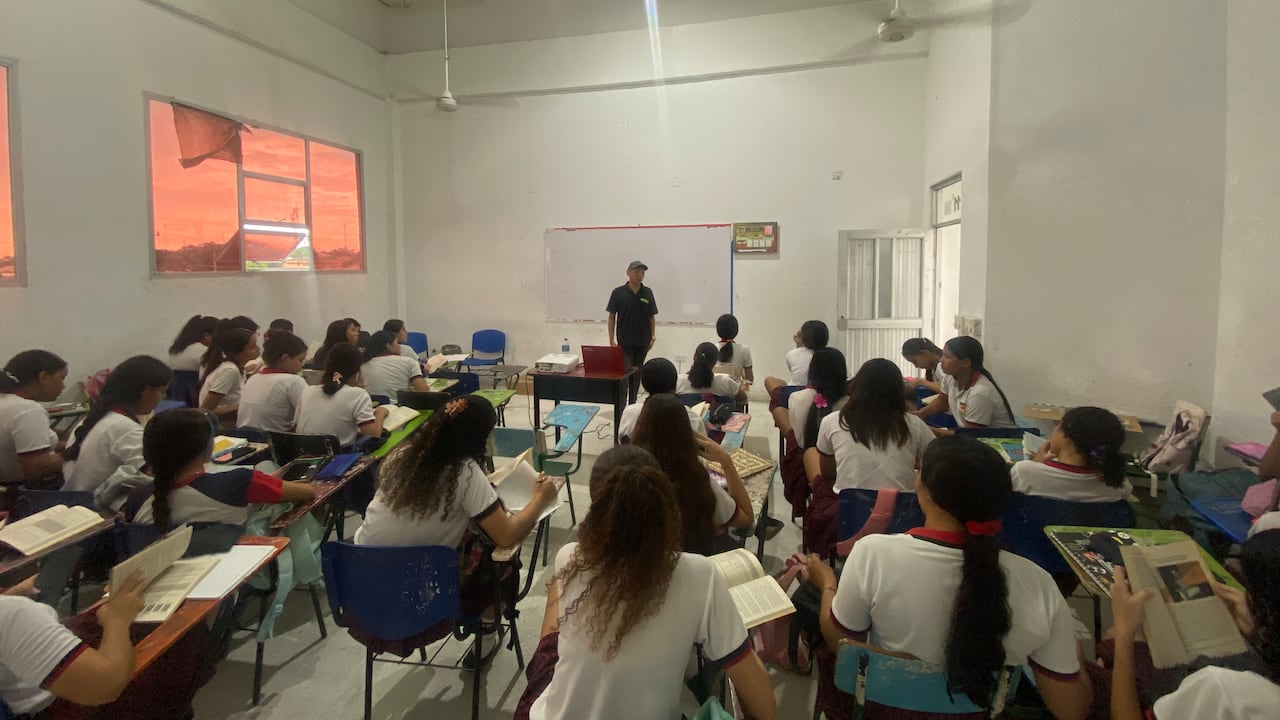 Joshue Castellanos Paternina, profesor de inglés en el Centro de Estudios Ceprodent – sede Montería en Córdoba,