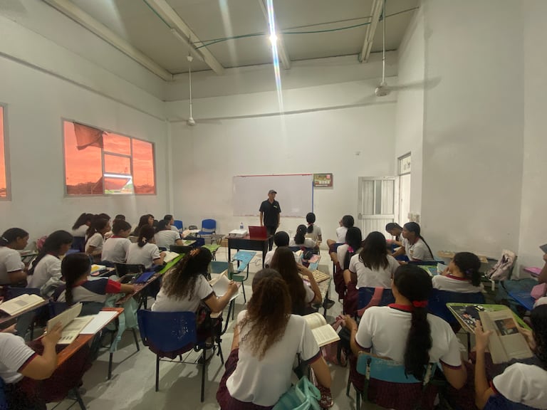 Joshue Castellanos Paternina, profesor de inglés en el Centro de Estudios Ceprodent – sede Montería en Córdoba,