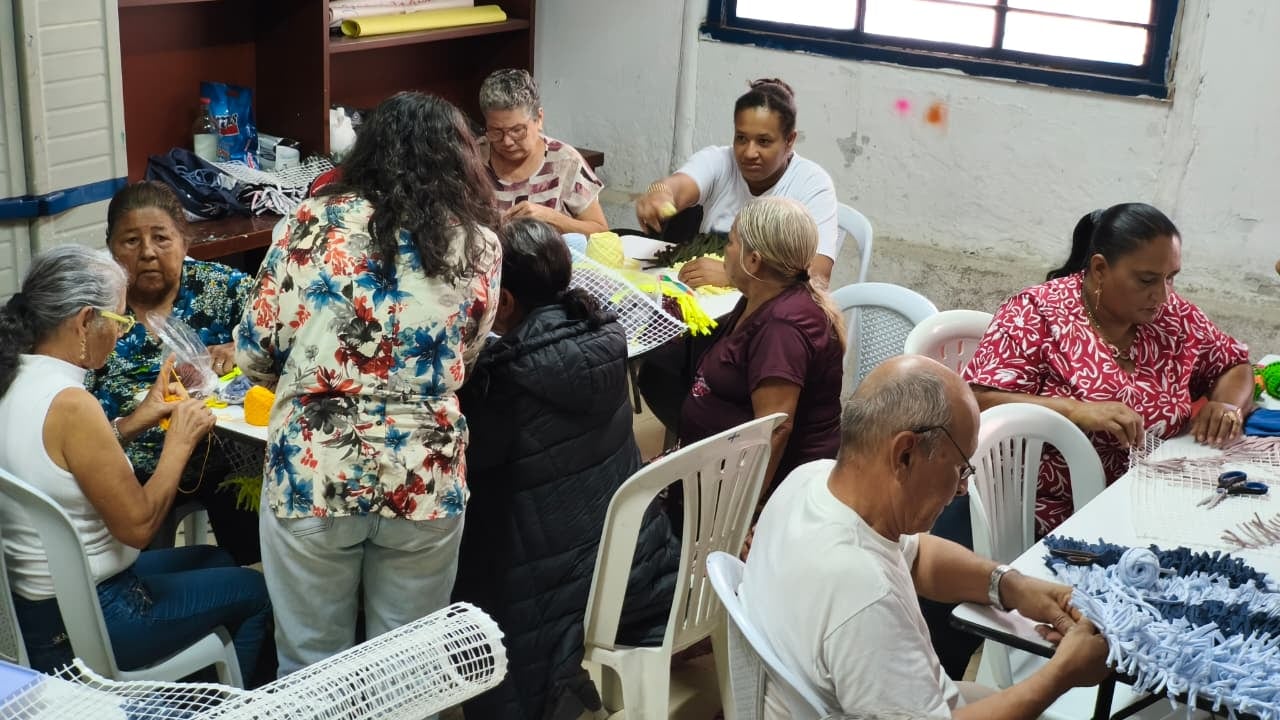 El Centro de Empoderamiento Comunitario es un espacio que brinda acompañamiento educativo, actividades culturales, formación artística y apoyo a niños, jóvenes y adultos mayores.