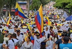 Este domingo 15 de junio, Cali se suma a otras 22 ciudades del país en la Marcha del Silencio, una movilización nacional convocada como respuesta al atentado sufrido por el senador Miguel Uribe Turbay y como rechazo a la creciente ola de violencia en Colombia. Fotos Raúl Palacios / El País.