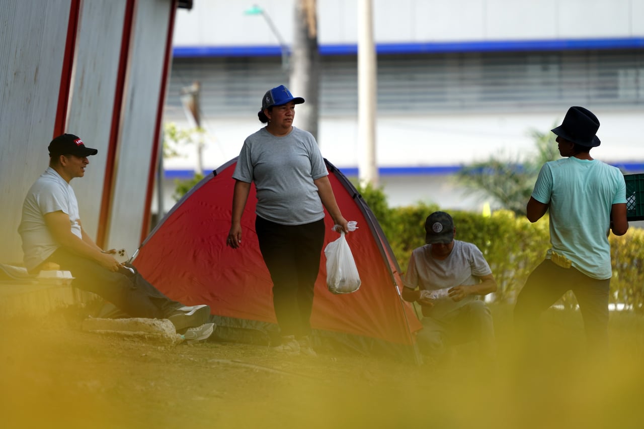 Este es el panorama que se presenta en inmediaciones de las Canchas Panamericanas de Cali, donde se ubica uno de los albergues más grandes de la ciudad.