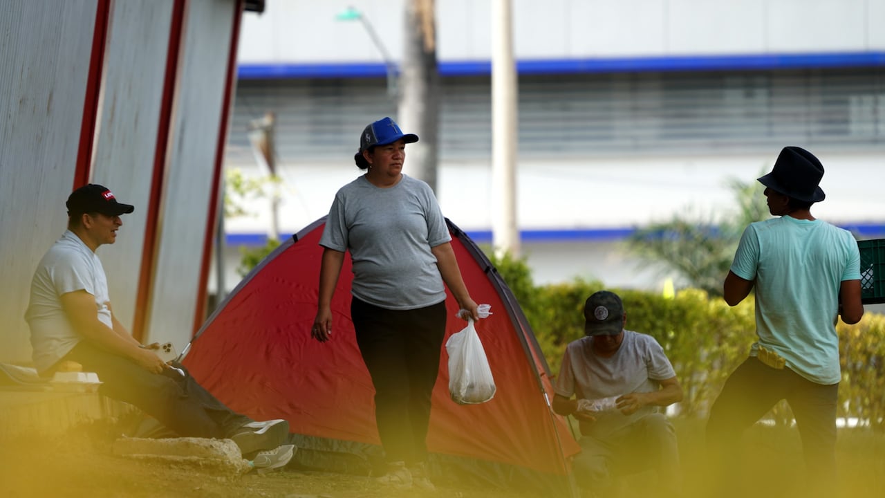 Este es el panorama que se presenta en inmediaciones de las Canchas Panamericanas de Cali, donde se ubica uno de los albergues más grandes de la ciudad.