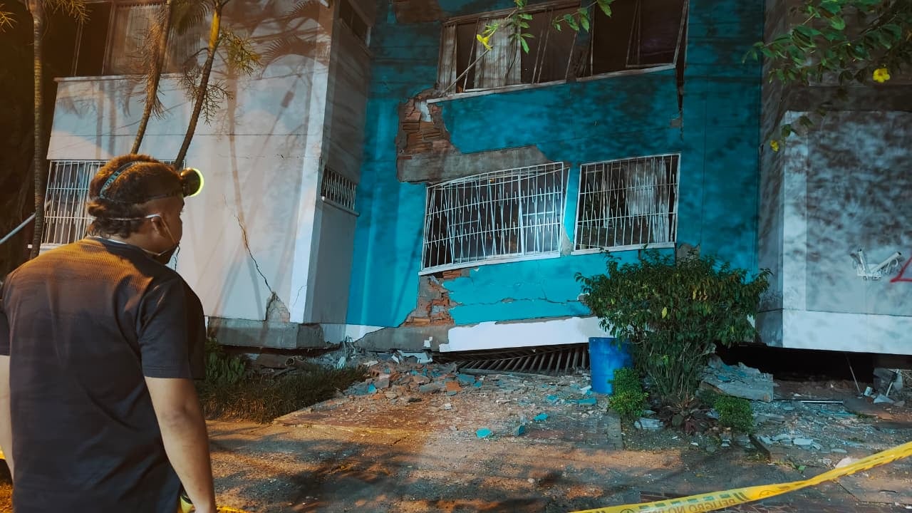 Edificio María Mercedes Lloreda, uno de los colapsados en el barrio Cuarto de Legua, sur de Cali.