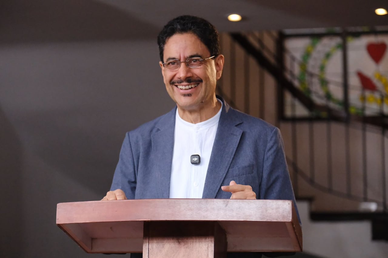 El candidato Iván Cepeda en su discurso de este sábado, 30 de mayo.