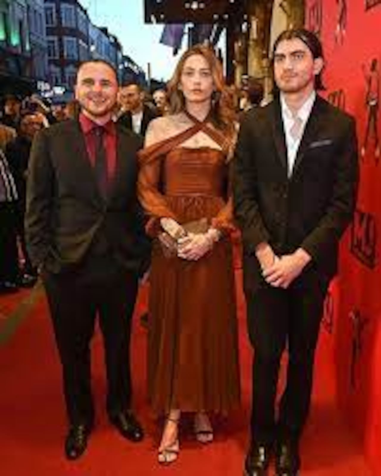 Los hijos de Michael Jackson: Prince, Paris y Bigi (antes Blanket), se reencontraron públicamente en el estreno de MJ: The Musical en Londres en el 2024. Fue su primera aparición conjunta en la alfombra roja en doce años, en medio de tensiones con su abuela, Katherine, por la herencia del Rey del Pop.