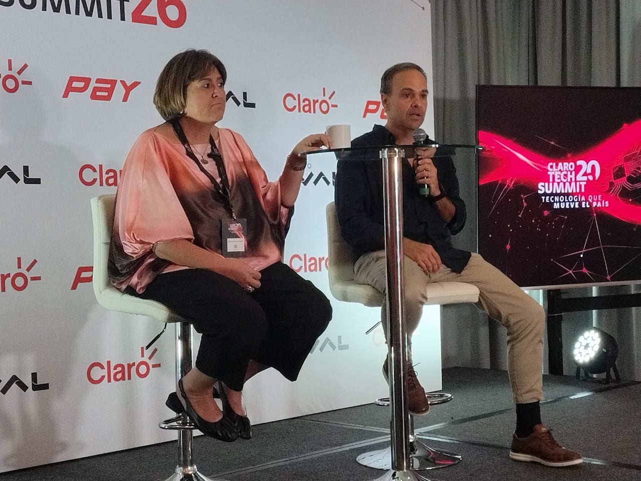 María Lorena Gutiérrez, presidente del Grupo Aval, y Rodrigo de Gusmao, presidente de Claro Colombia presentaron la nueva billetera virtual