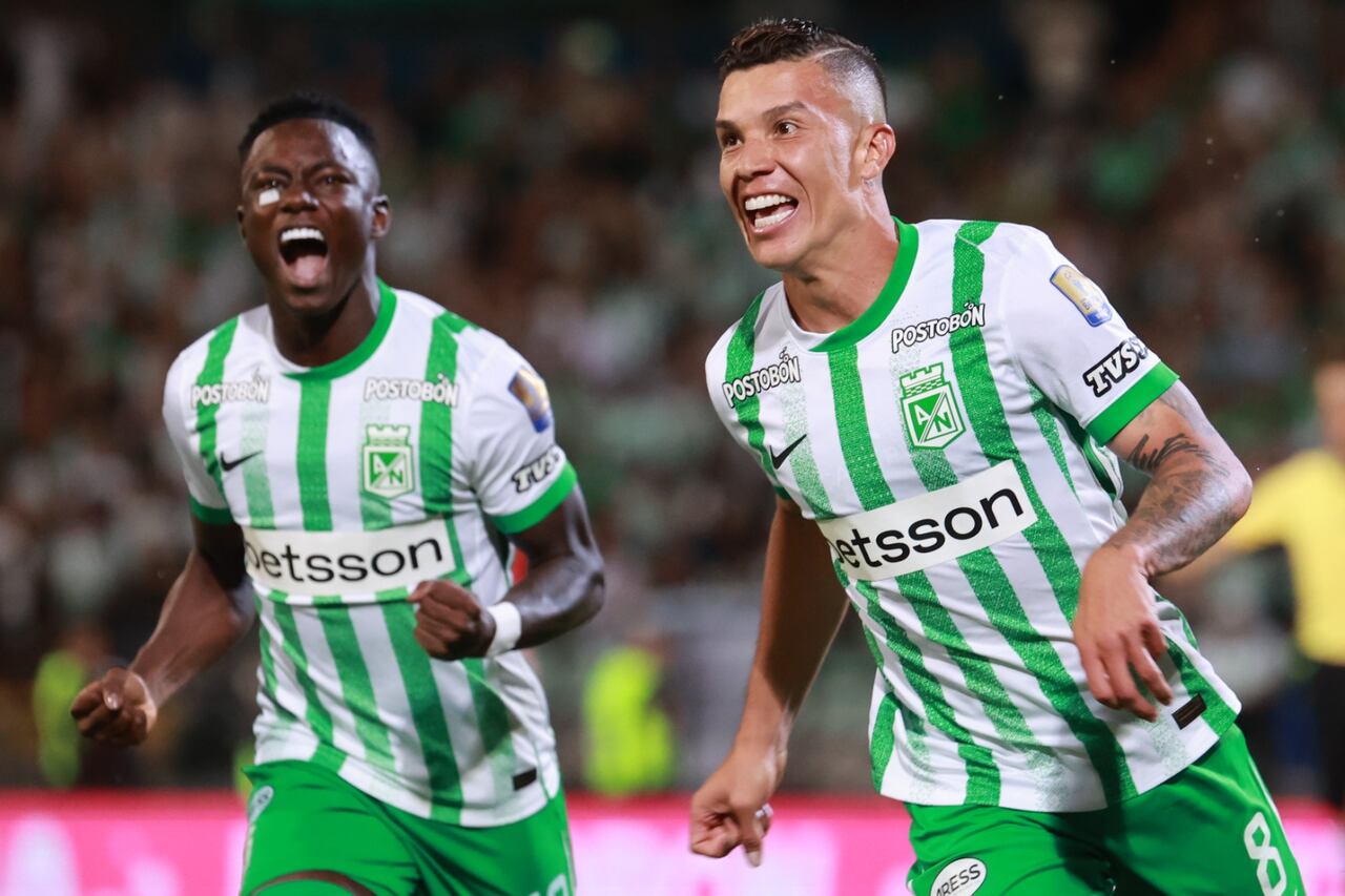 Jugadores de Atlético Nacional celebran uno de los goles contra América de Cali por la semifinal de ida de la Copa Colombia 2025.