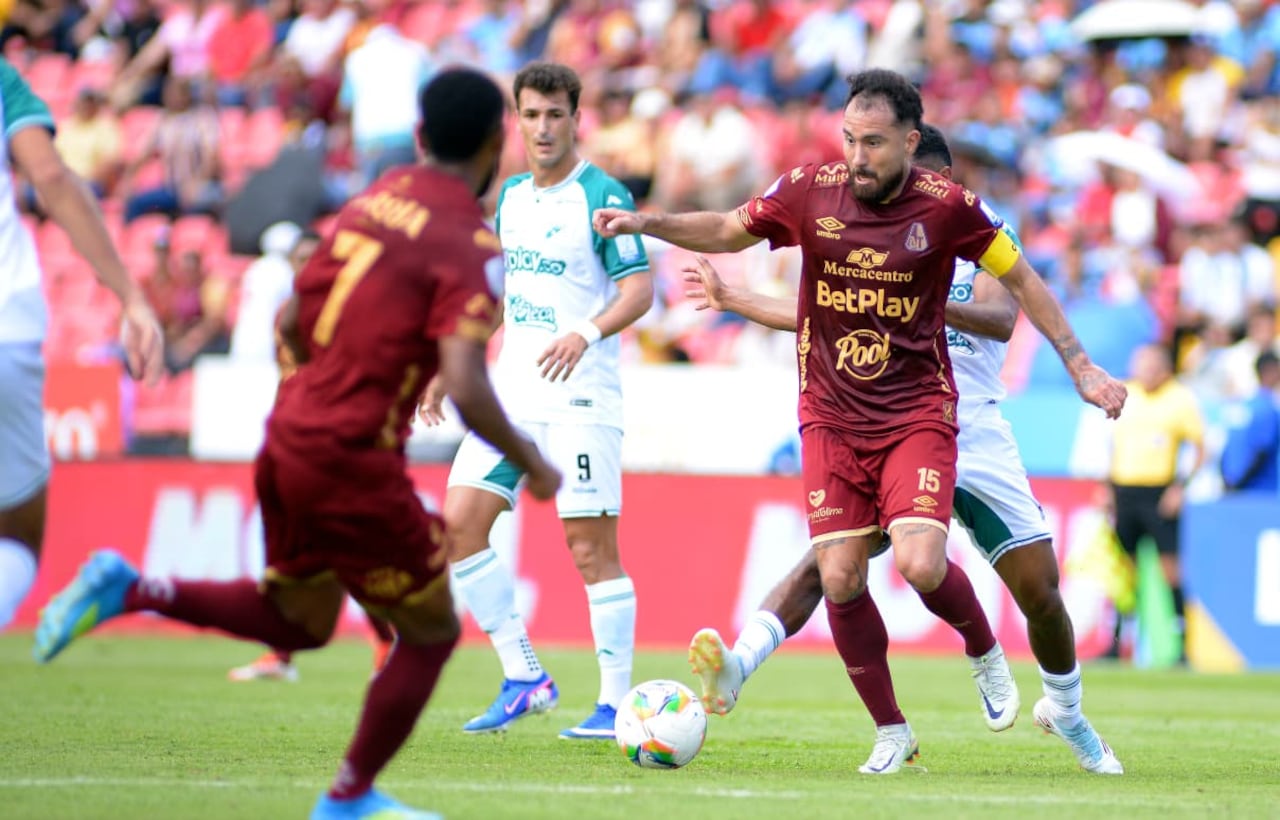 Momentos del compromiso la fecha 19 del primer semestre de la Liga Colombiana 2026 entre Deportes Tolima y Deportivo Cali.