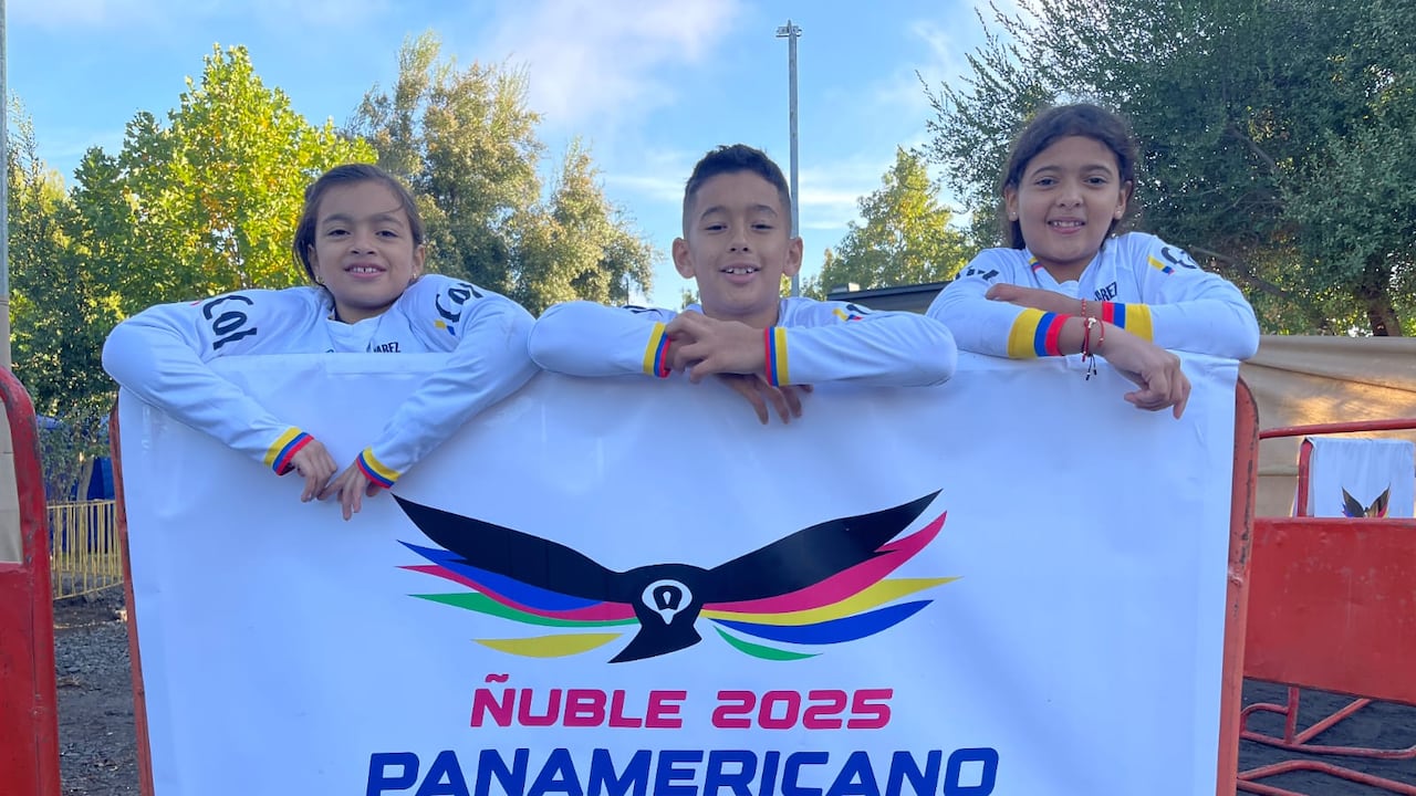 De izq a der. Luciana Armilla, Liam Andrés Arias e Isabella Taborda