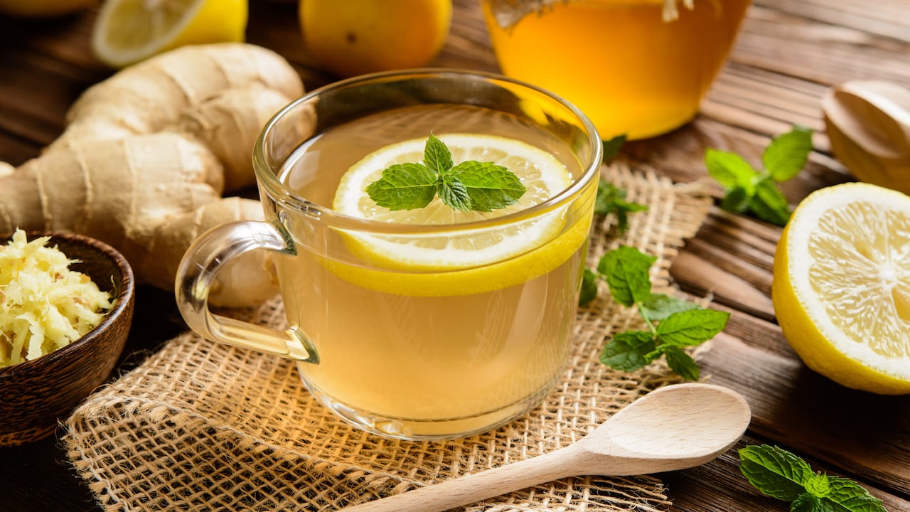 El té de jengibre tiene propiedades que ayudan a bajar de peso. Foto: Getty Images.