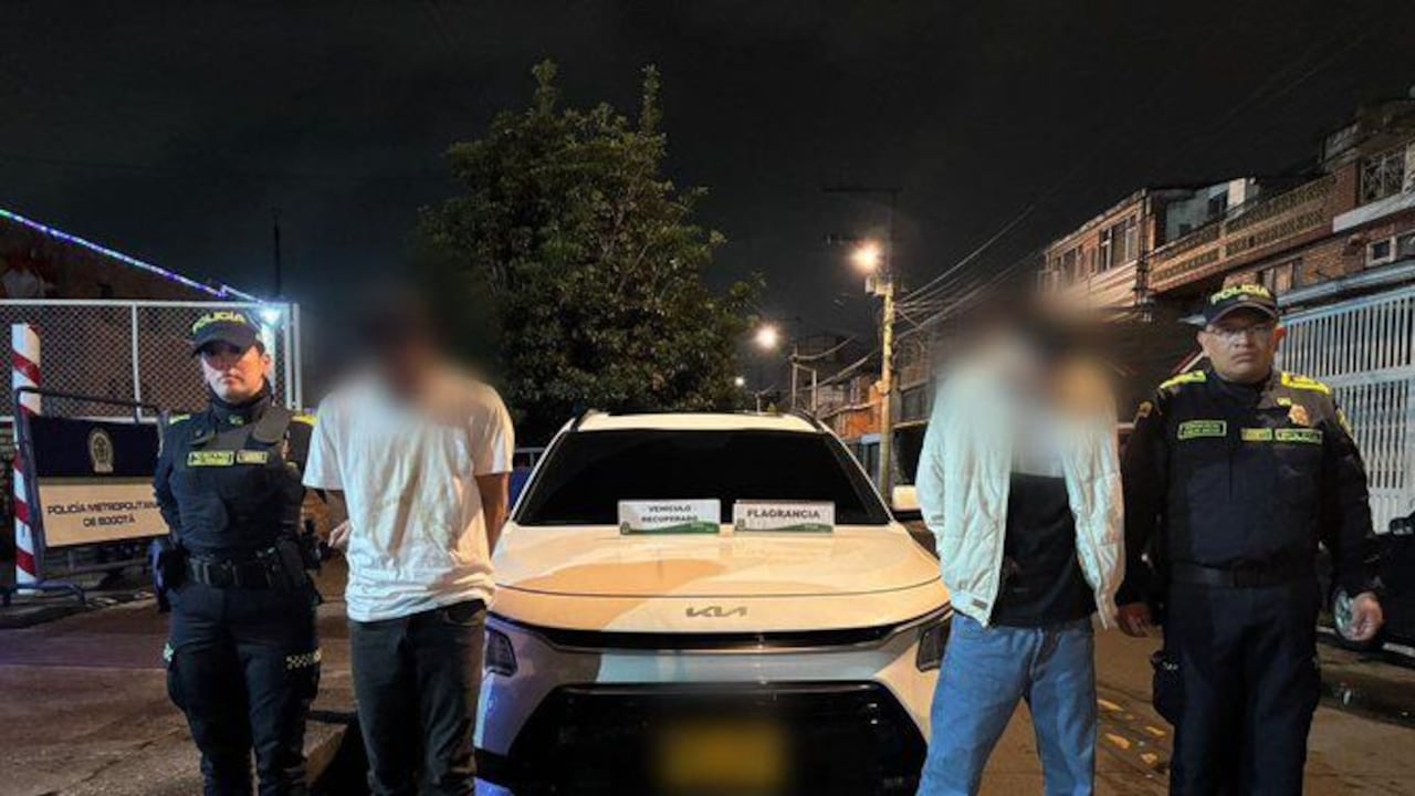 Hombres intentaron hurtar un automóvil, pero se les apagó en plena huida.