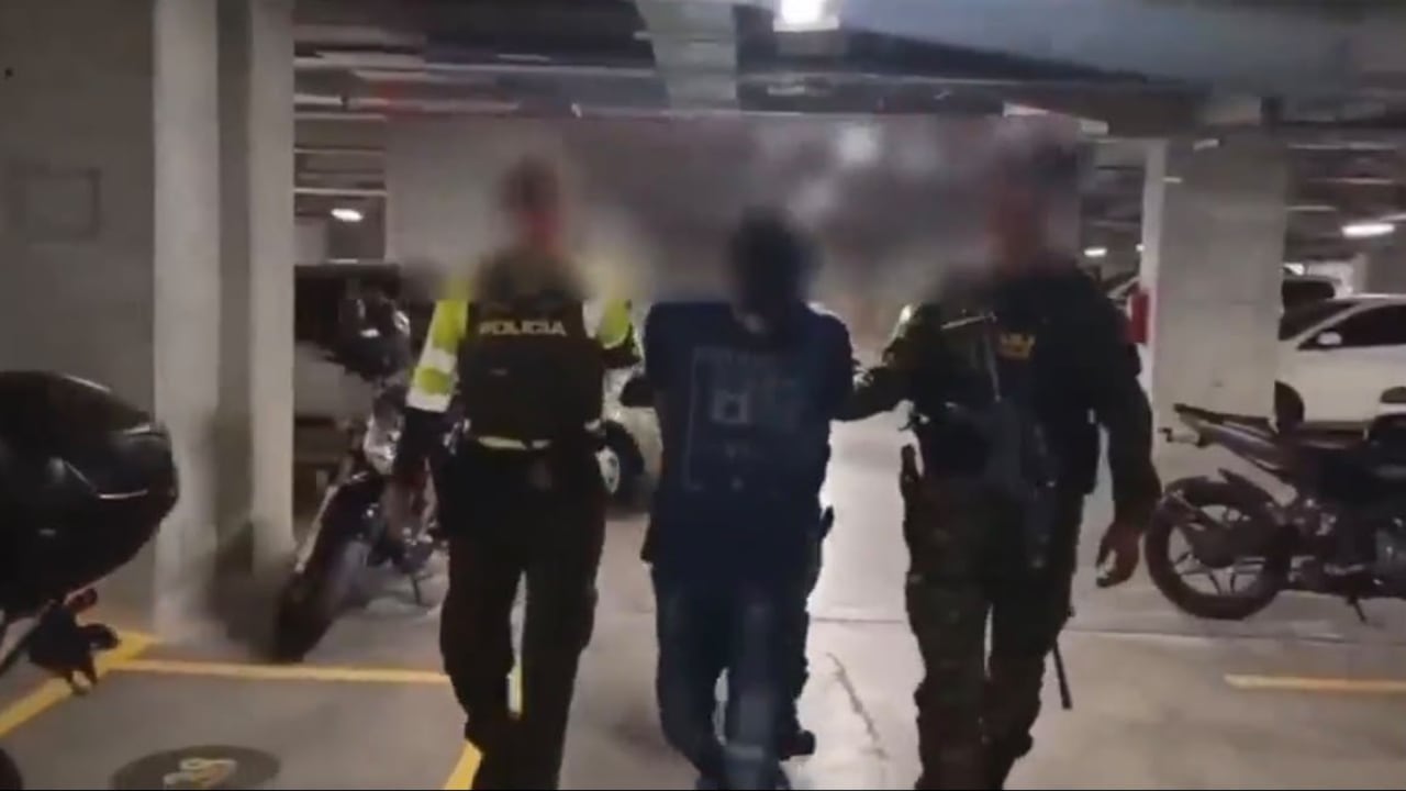 Alias ‘Andrés’ habría coordinado desde el Valle del Cauca parte de la logística para sacar cargamentos hacia Rotterdam, según las autoridades.