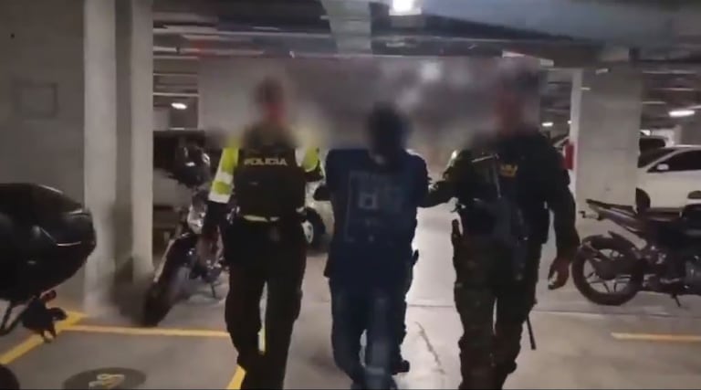 Alias ‘Andrés’ habría coordinado desde el Valle del Cauca parte de la logística para sacar cargamentos hacia Rotterdam, según las autoridades.