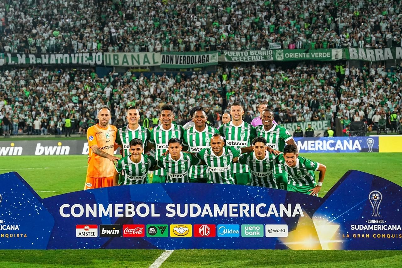 Imagen del partido de playoffs de la Copa Sudamericana 2026 entre Atlético Nacional y Millonarios.