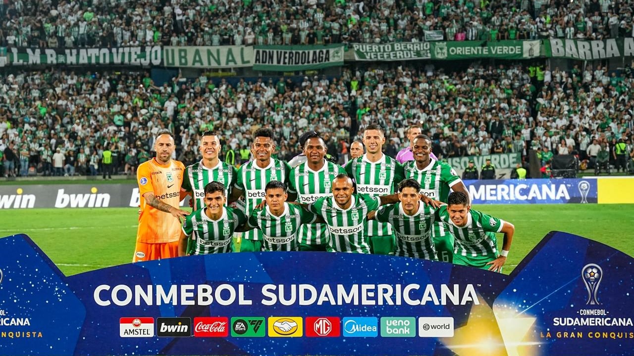 Imagen del partido de playoffs de la Copa Sudamericana 2026 entre Atlético Nacional y Millonarios.