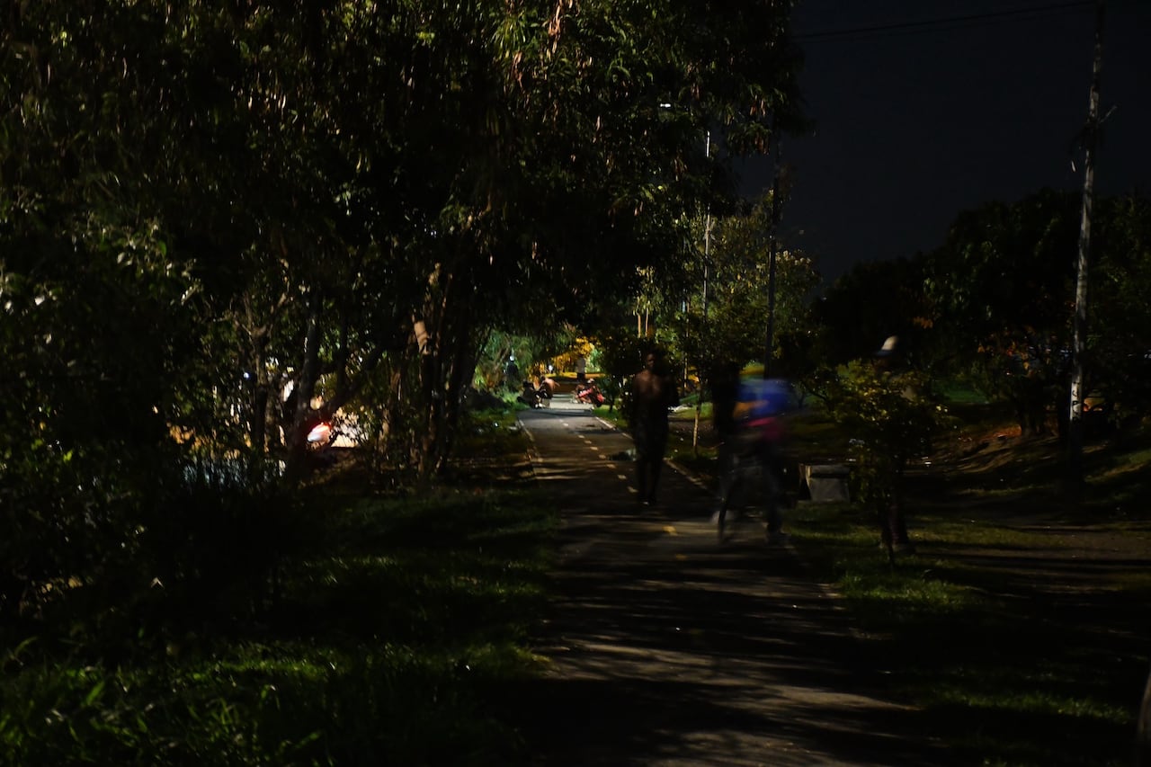 La ausencia de luz en la zona ha incrementado la sensación de inseguridad, especialmente en horas de la noche y la madrugada.