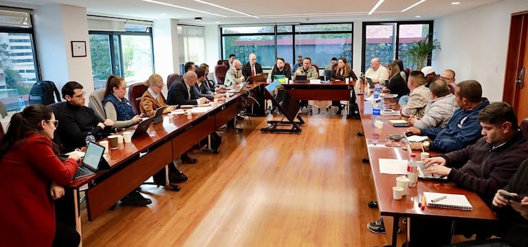 El Ministerio de Minas lideró unas mesas de trabajo sobre la crisis del etanol, hecho que ha llevado a que trabajadores del sector pidan ayuda. Foto: Miniminas