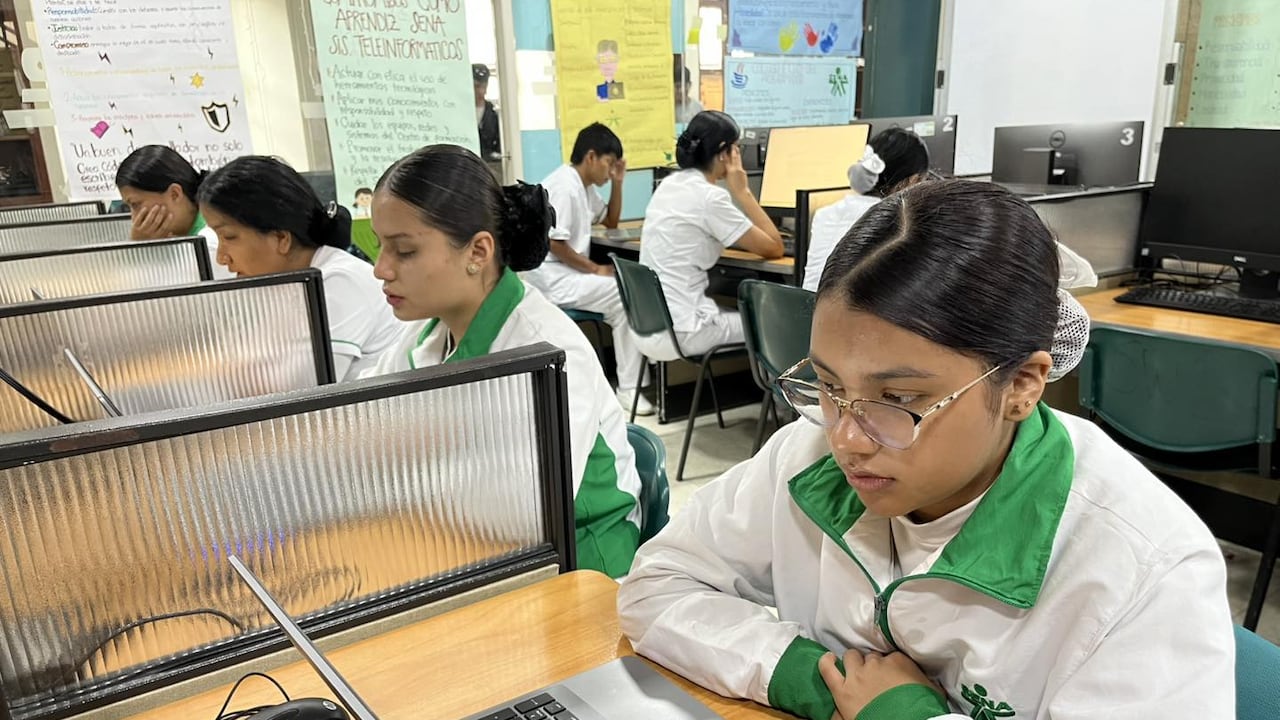 Para el alcalde de Popayán, Juan Carlos Muñoz, es importante la formación en programas técnicos, ya que desempeña un papel fundamental para garantizar la eficacia, la eficiencia y la adaptabilidad de las personas en industrias en rápida evolución.