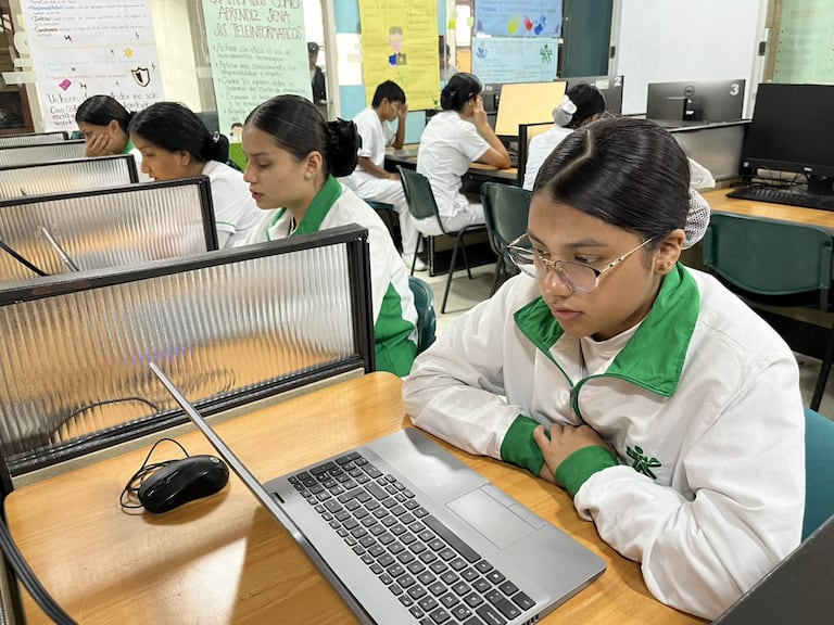Para el alcalde de Popayán, Juan Carlos Muñoz, es importante la formación en programas técnicos, ya que desempeña un papel fundamental para garantizar la eficacia, la eficiencia y la adaptabilidad de las personas en industrias en rápida evolución.