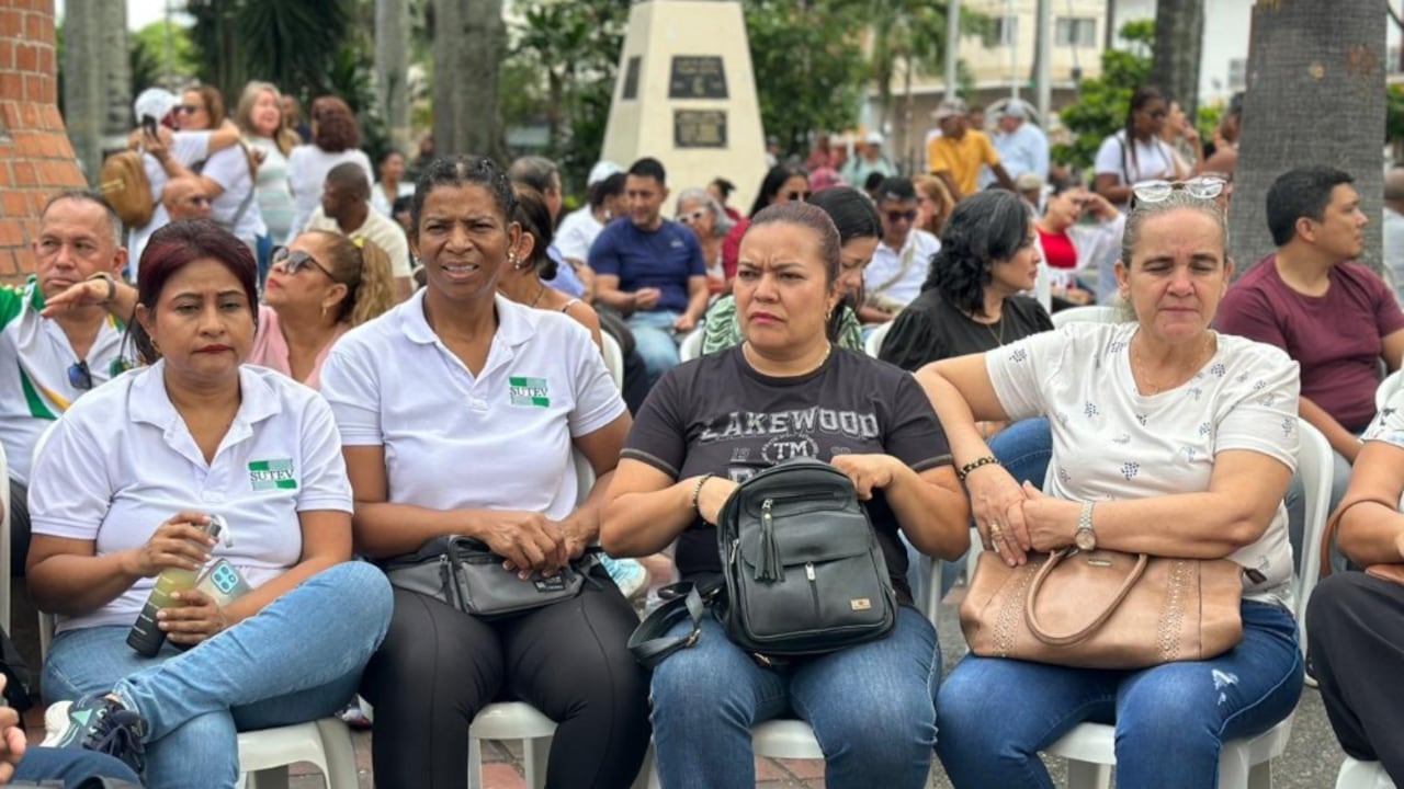 Los profesores indicaron que los recursos que destina el municipio para cubrir el 90 % de los estudiantes, podrían ser invertidos en otras necesidades de la comunidad educativa de Palmira, si el Gobierno Nacional cumpliera con lo establecido para el PAE. Foto: Alcaldía de Palmira / El País.