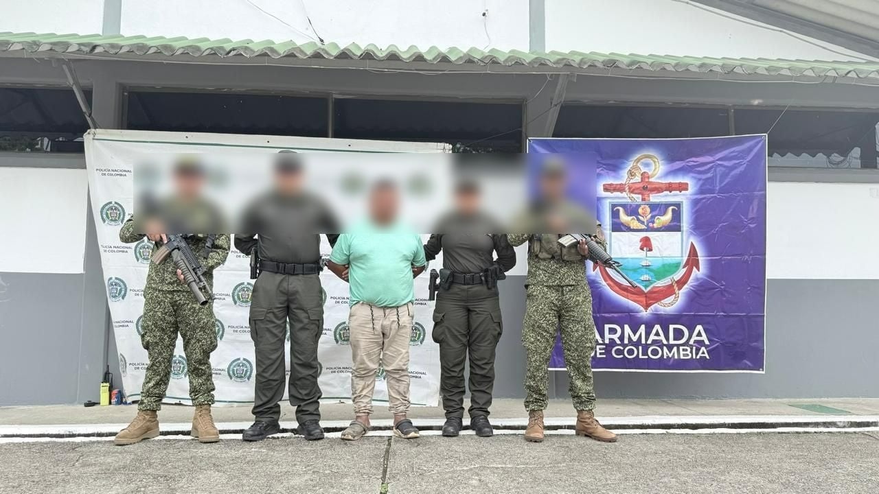 En un operativo llevado a cabo en Putumayo, las Fuerzas Militares dieron captura a alias 'Pitufo', jefe de finanzas del cartel de alias 'Araña'.