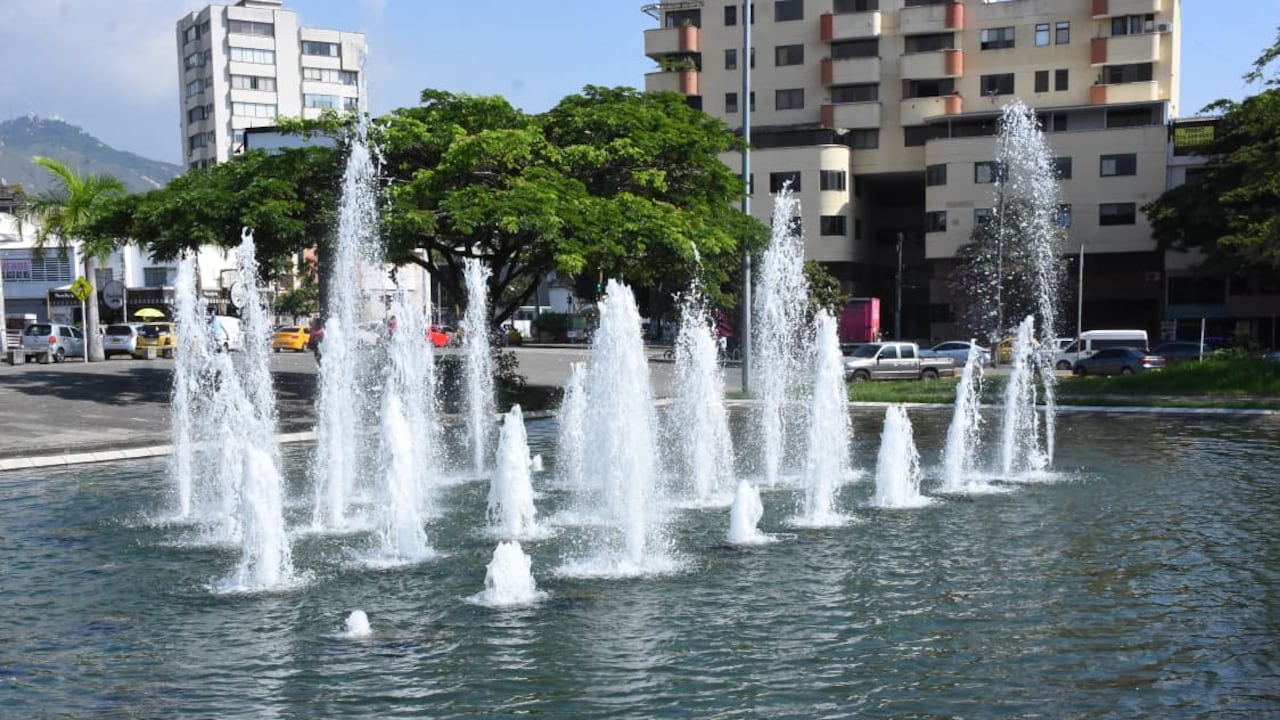 El panorama de la fuente cambió: tras las denuncias, el sistema fue reactivado y el espacio recuperó parte de su dinámica habitual.