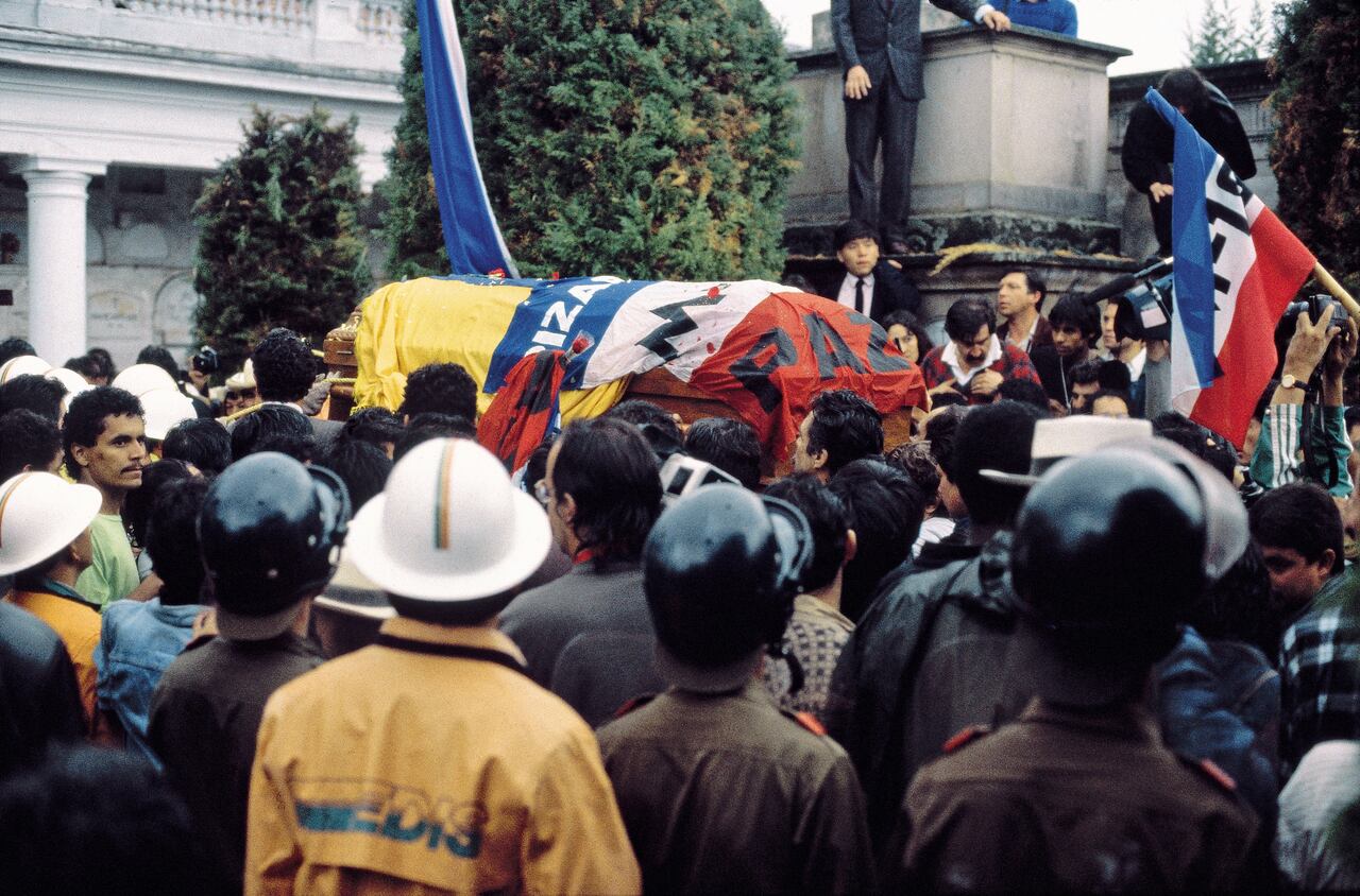 CARLOS PIZARRO  SEPELIO