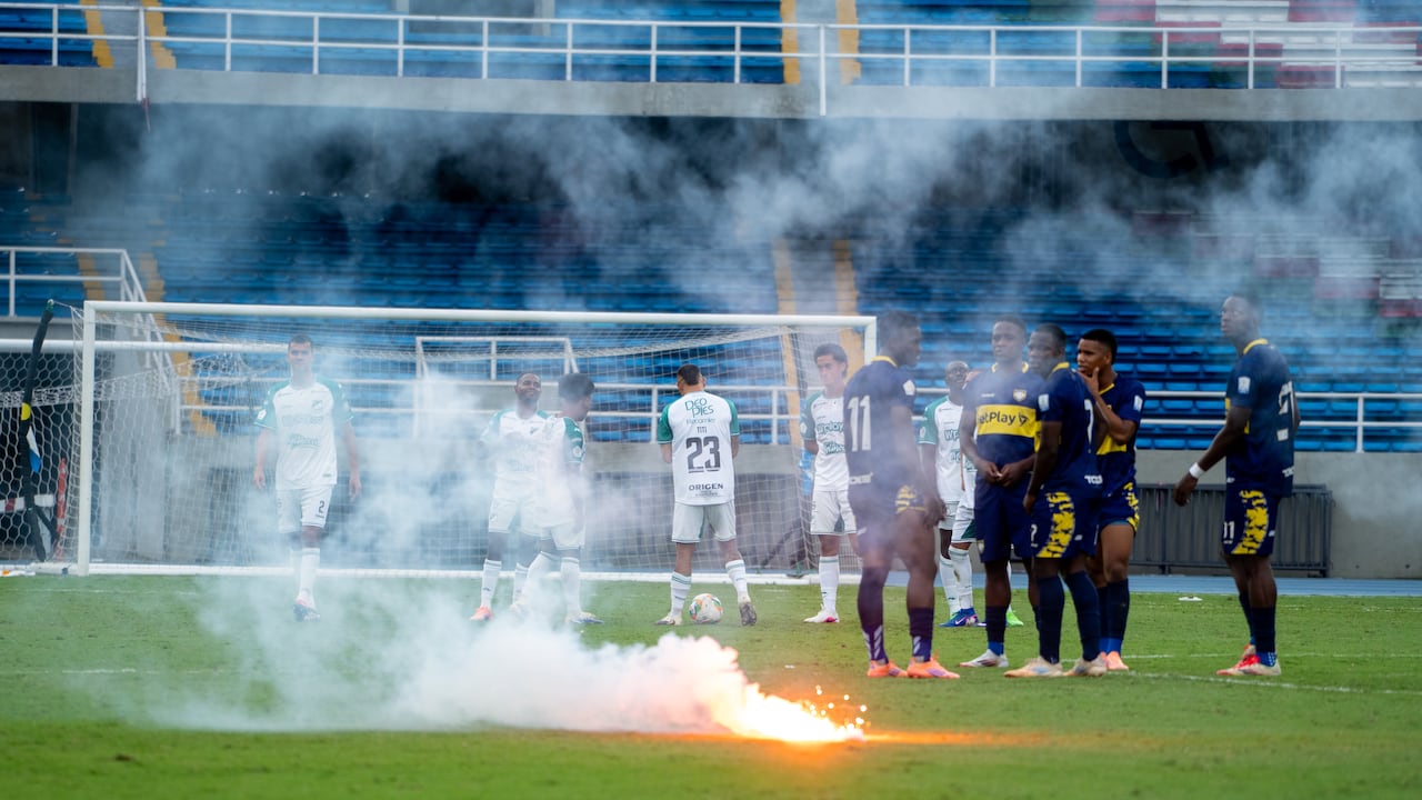 Imagen de los desmanes en el Estadio Pascual Guerrero en el partido de Copa Colombia entre Boca Juniors de Cali y Deportivo Cali.
