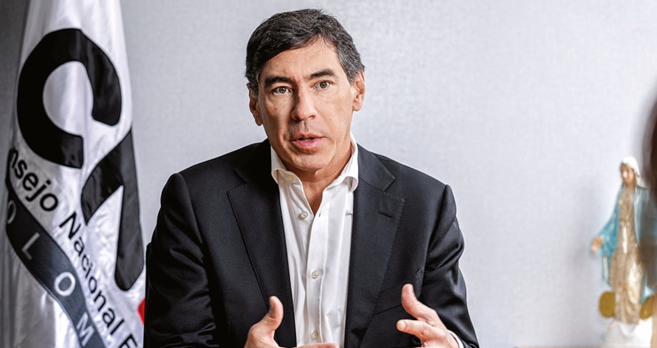 álvaro hernán prada Magistrado del CNE