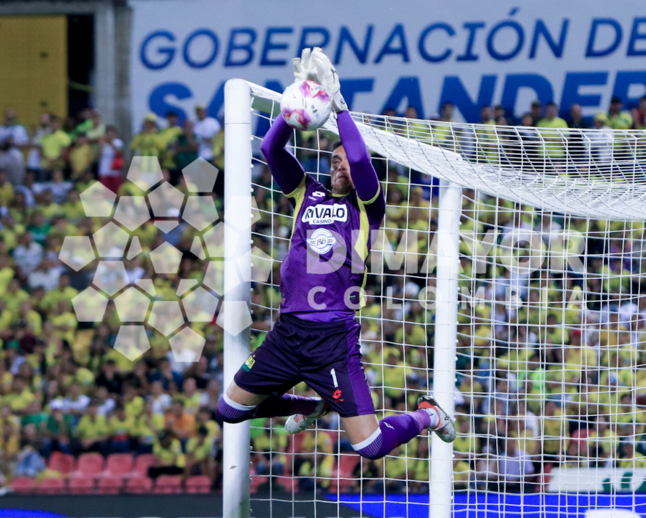 Bucaramanga se impuso en la tanda de penales a Millonarios y clasificó a los cuartos de final de la Copa BetPlay.