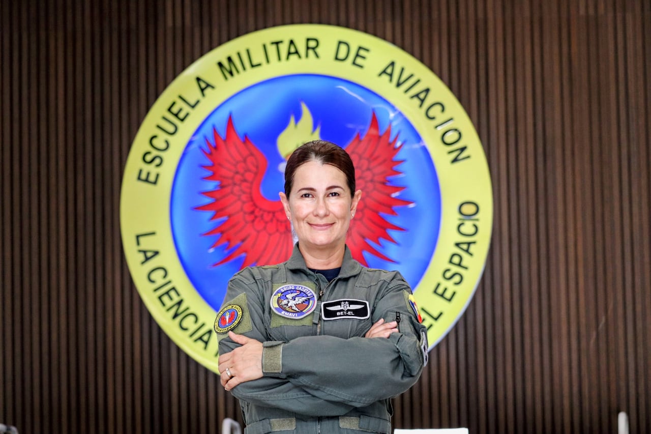 Coronel Luz Estela Franco Yepes directora (e) de la Escuela Militar de Aviación Marco Fidel Suárez EMAVI