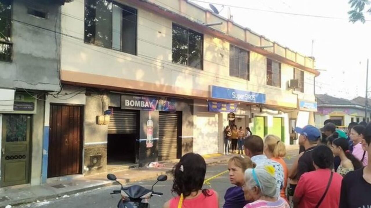 Los hechos se presentaron en el interior del bar Bombay, ubicado en el centro del municipio.