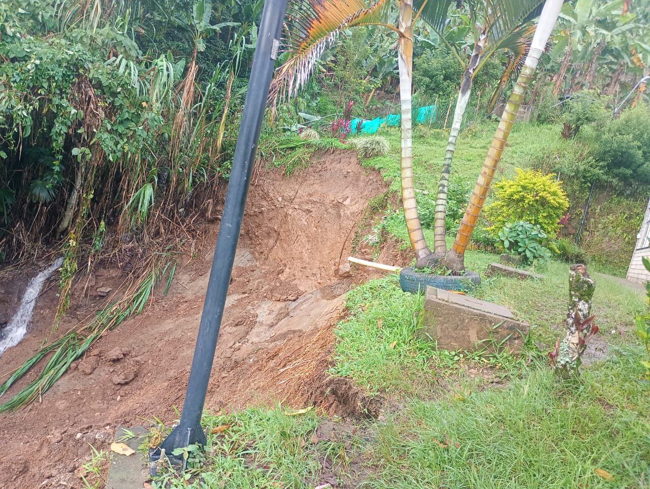 Las autoridades locales mantienen activos los comités de emergencia y continúan con el monitoreo permanente de las zonas inestables en esta parte del suroeste antioqueño.