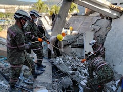 Rescatistas llegaron hasta Cali desde Barranquilla.