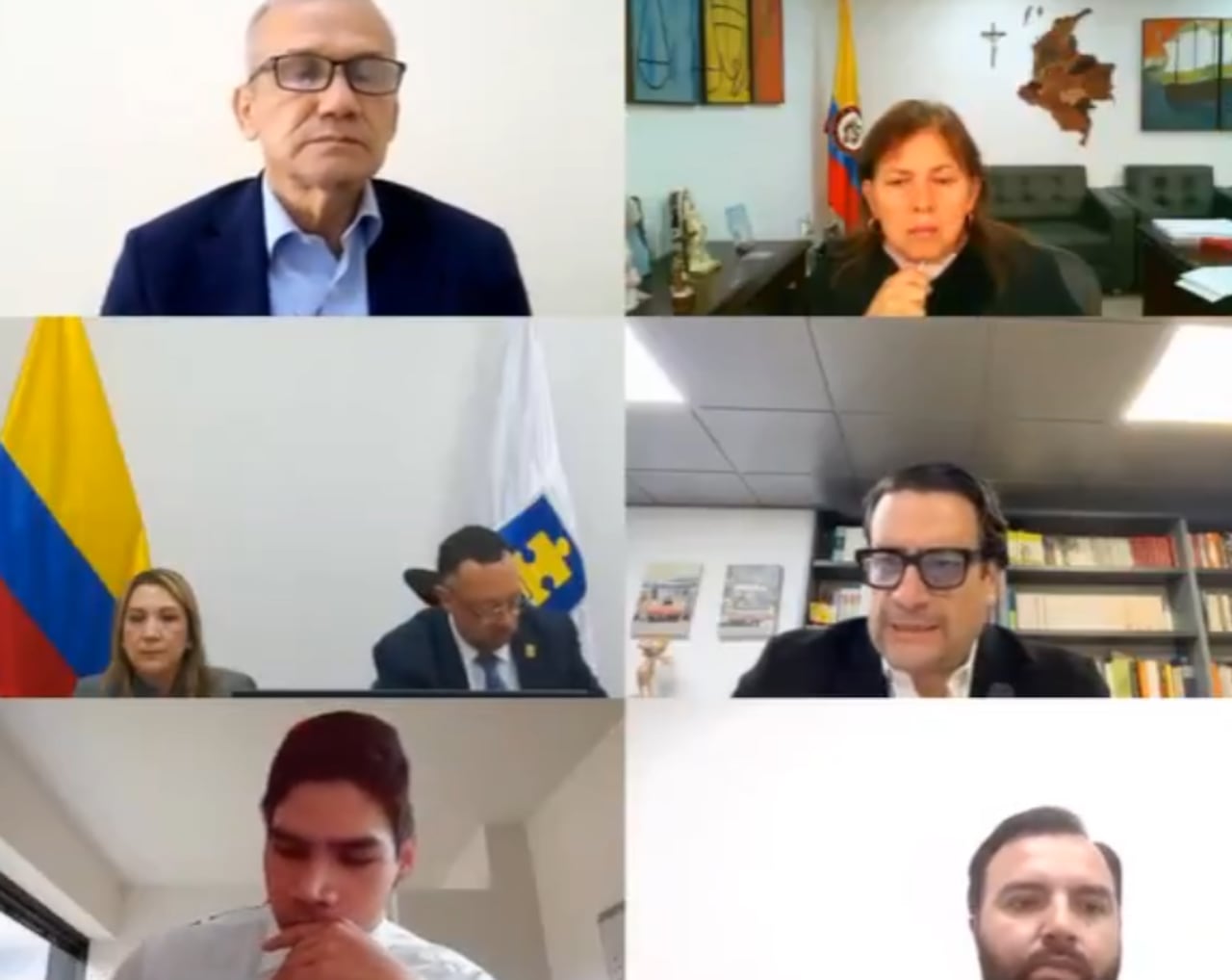 De acuerdo con la acusación, la propuesta inicial habría cambiado debido a la supuesta urgencia de los congresistas por recibir los recursos de manera más rápida.