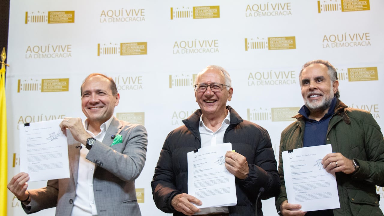 Los ministros radicaron la consulta popular nuevamente.