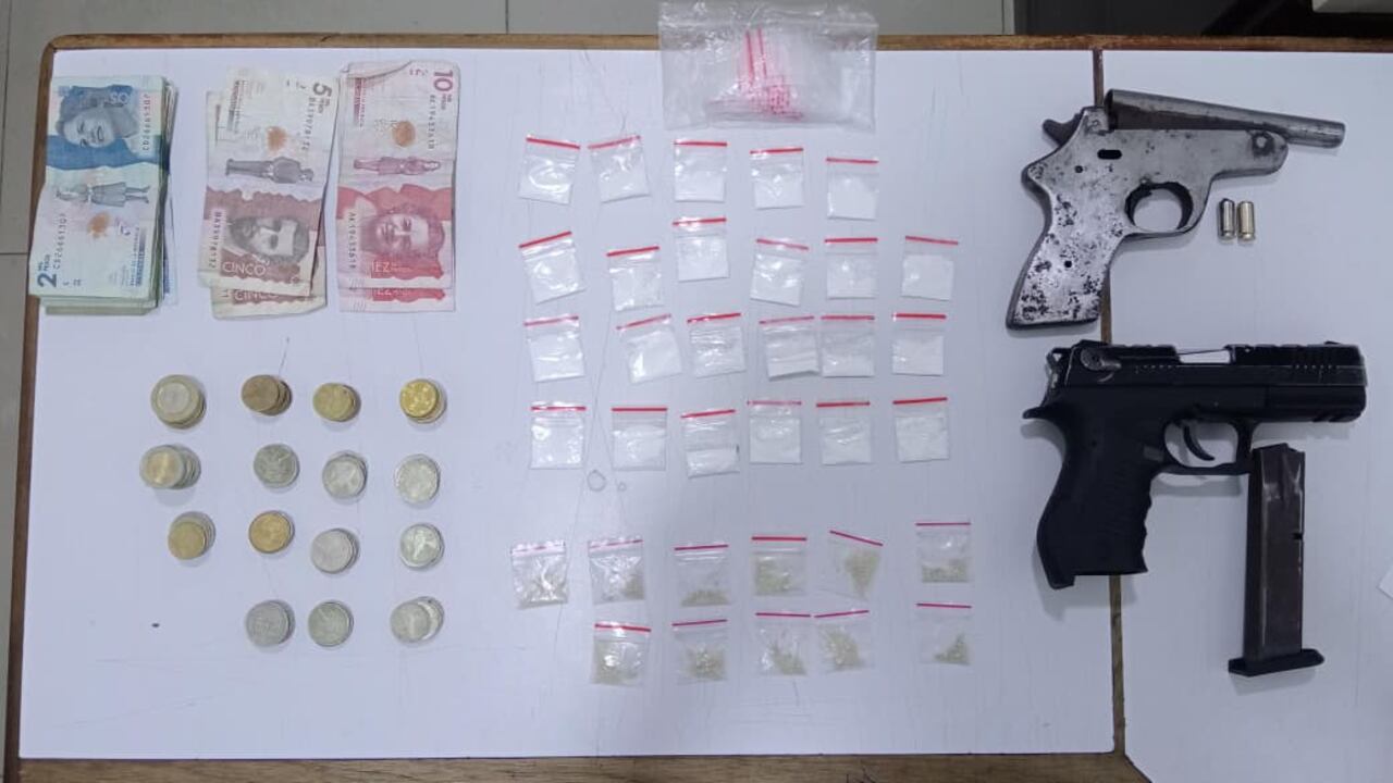 Estos fueron los elementos decomisados por las autoridades.