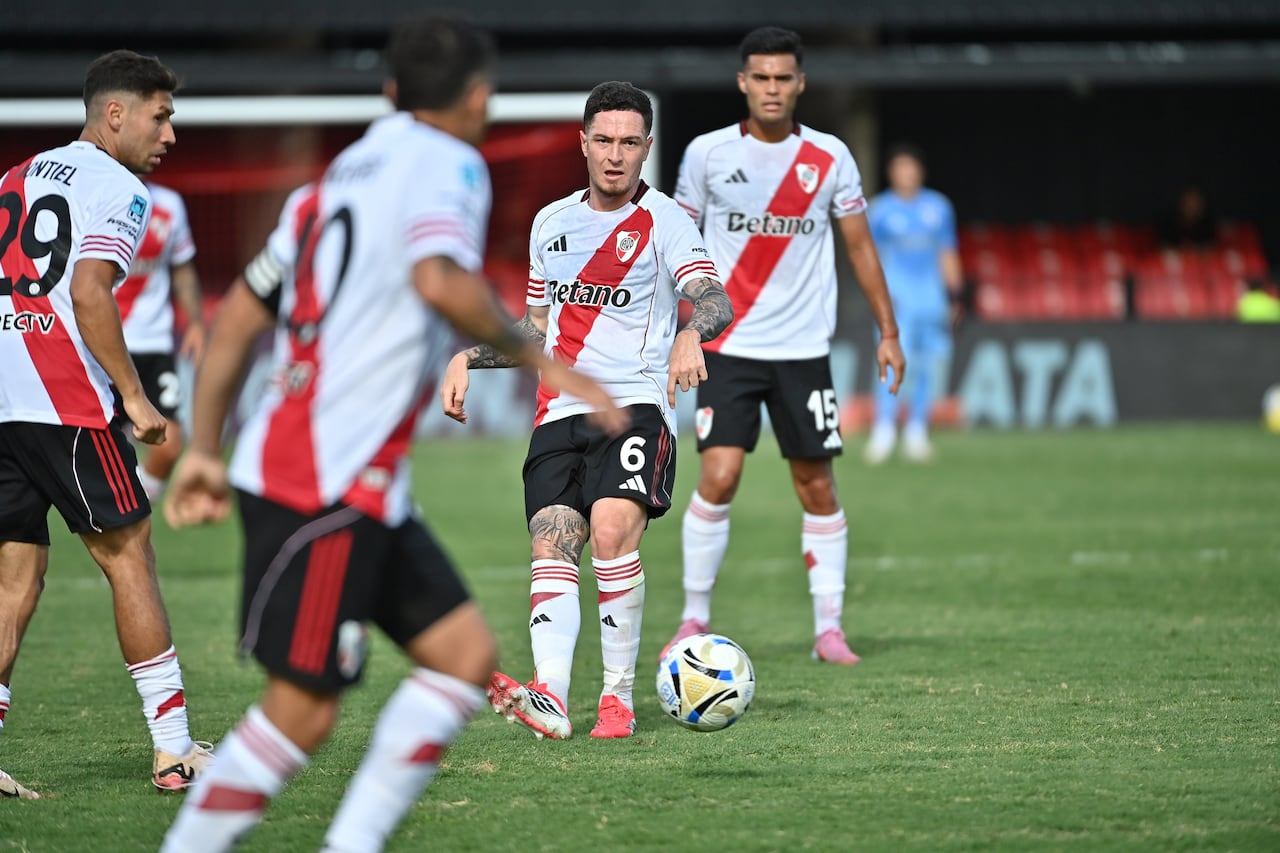 Imagen del partido entre Barracas Central y River Plate por la Liga de Argentina.