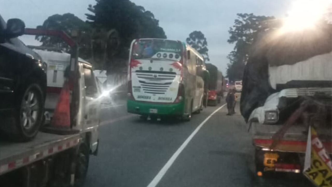 El bloqueo inició hacia las 5:00 de la mañana de este miércoles.